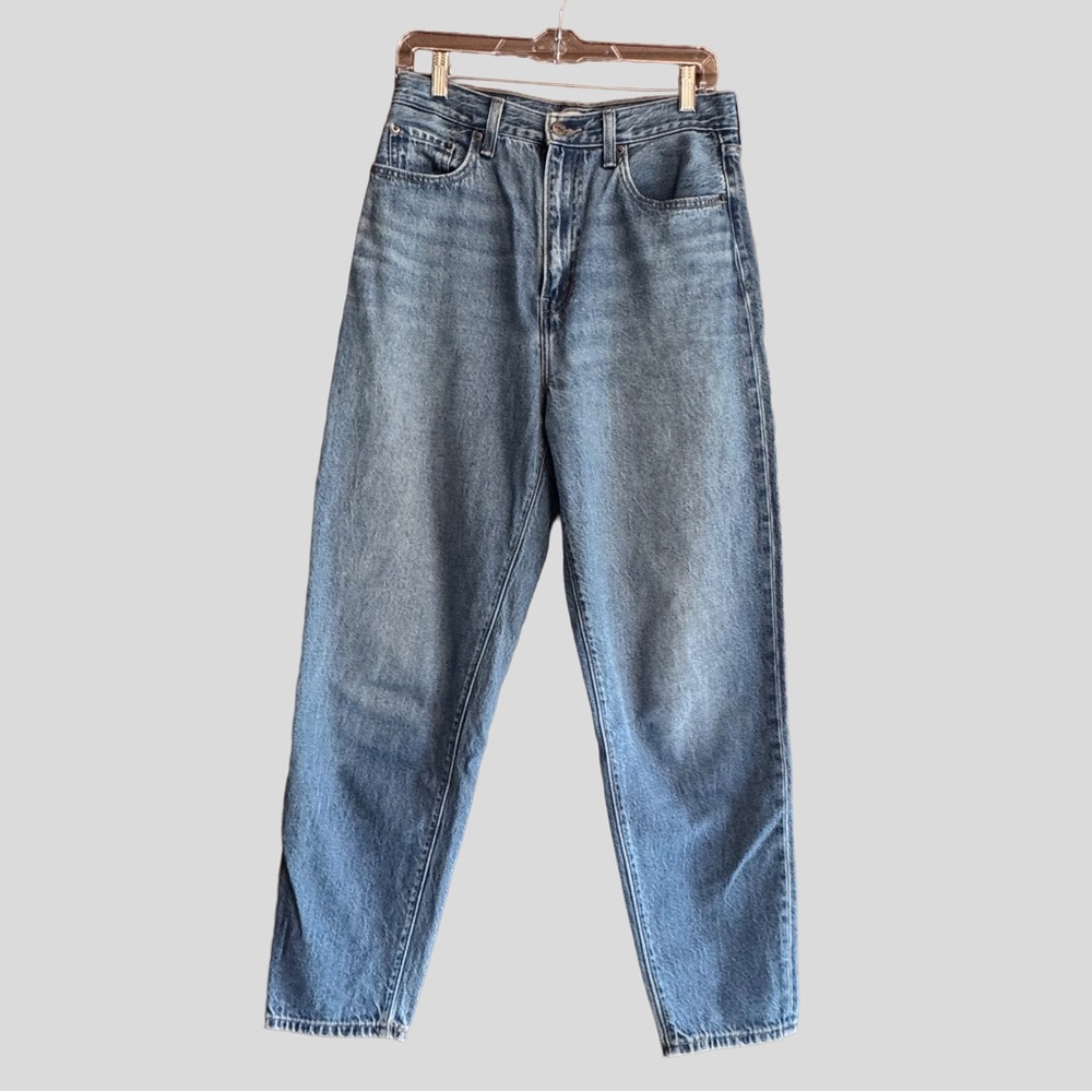 Levi's High Loose Taper Jeans in Size 28 - Picture 7 of 8